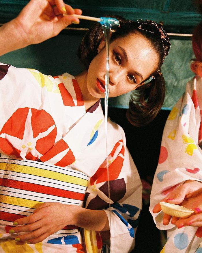 Gaya busana Kiko Mizuhara