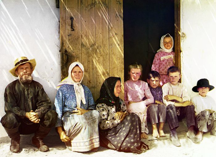 Diduga foto keluarga <a href='https://kupang.tribunnews.com/tag/valentina-vassilyeva' title='Valentina Vassilyeva'>Valentina Vassilyeva</a>.