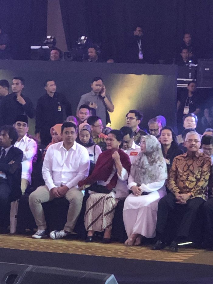 Penampilan <a href='https://pontianak.tribunnews.com/tag/wury-estu-handayani' title='Wury Estu Handayani'>Wury Estu Handayani</a> saat debat Pilpres2019