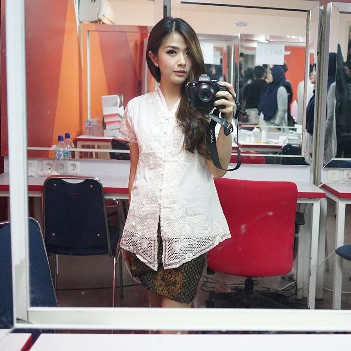 Inspirasi Kebaya Lengan Pendek ala Artis - Franda