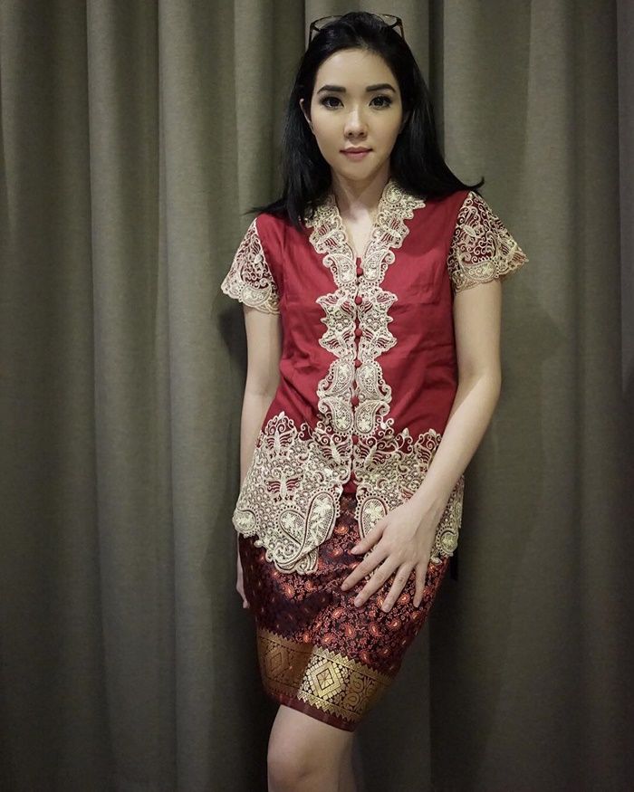 Inspirasi Kebaya Lengan Pendek ala Artis - Gisella Anastasia