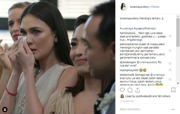 Luna Maya menangis di pernikahan Edric Tjandra.