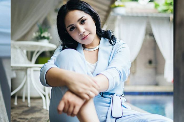 Mengintip enapilan Nagita Slavina saat nonton konser blackpink