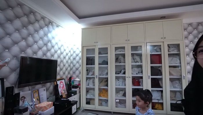 Kamar Ayu Ting Ting