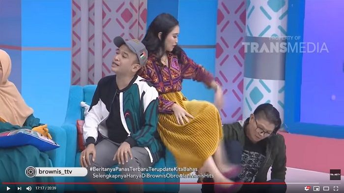 Ayu Ting Ting hampir menendang wajah Andika Mahesa Kangen Band