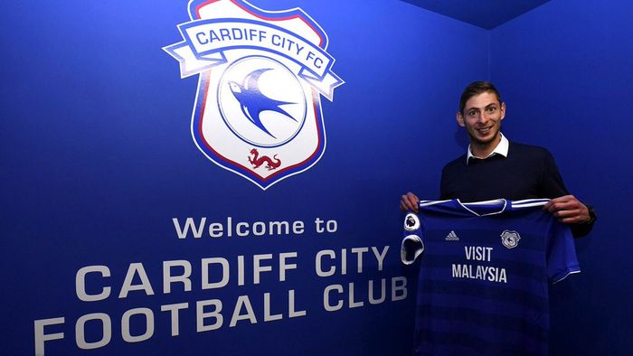 Striker anyar Cardiff City, Emiliano Sala dikabarkan mengalami kecelakaan pesawat
