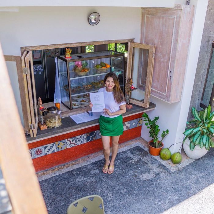 Warung ini memiliki konsep seperti warteg