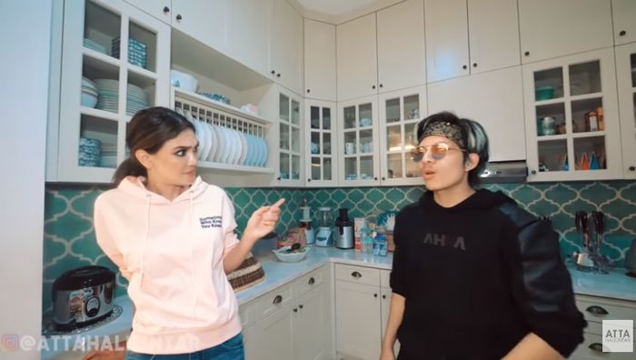 Dapur di rumah Luna Maya
