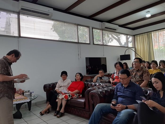 Ahok Bebas dari Penjara, Intip Gaya Bripda Puput Nastiti Devi Saat Ibadah Bersama Keluarga Ahok