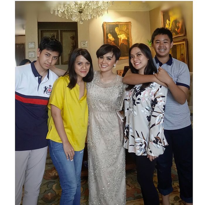Potret dua anak sambung Yuni Shara, Chia dan Chacha