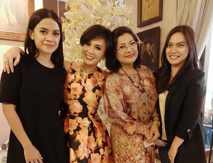 Potret dua anak sambung Yuni Shara, Chia dan Chacha