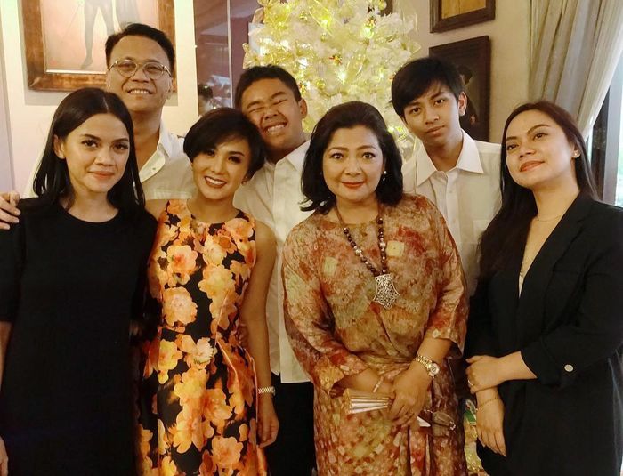 Jarang Terekspos, Ini Pesona 2 Putri Tiri Yuni Shara dari Sang Mantan Suami Henry Siahaan 