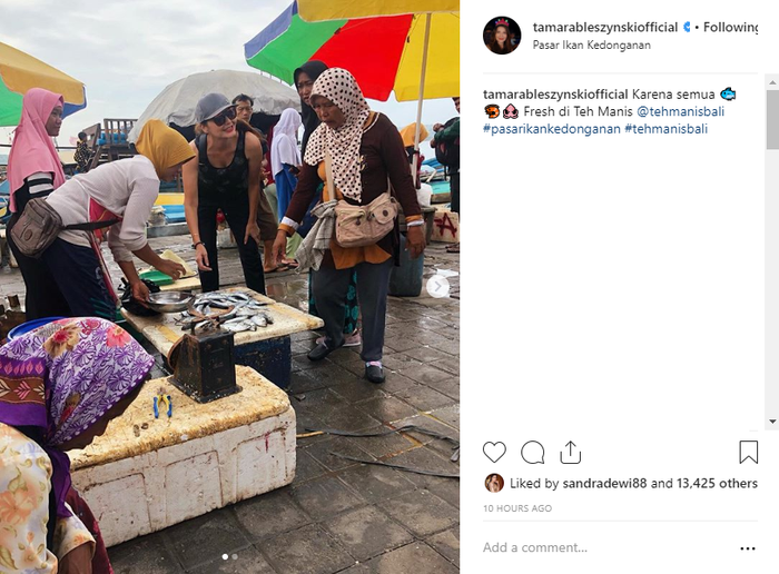 Tamara Bleszynski terjun sendiri berbelanja ke pasar 