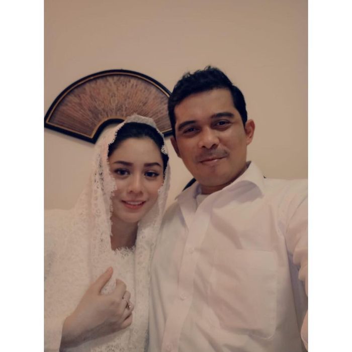 Saphira Indah dan suami