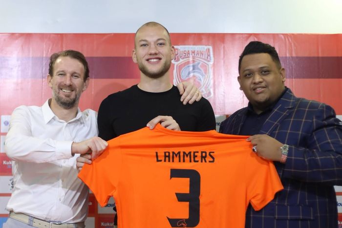 Pemain asal Belanda, Jan Lammers, diperkenalkan sebagai pemain baru Borneo FC pada musim 2019.