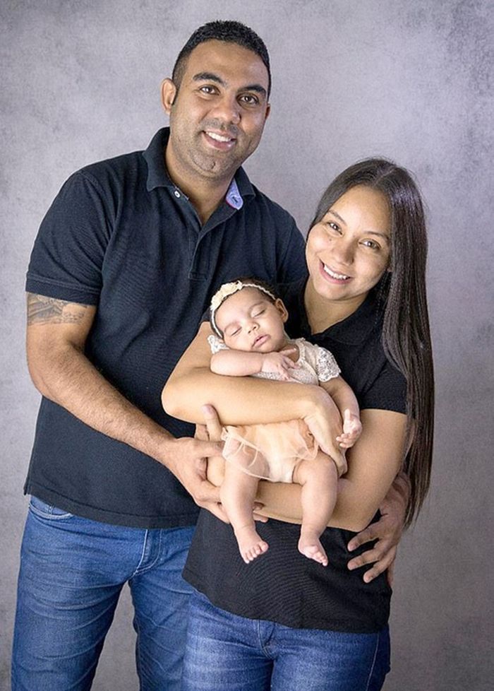 Pasangan Santos dan Fabiana ini akhirnya memiliki anak pertama mereka