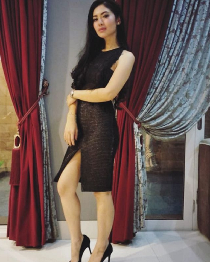 Dipanggil Terkait Kasus Prostitusi Online, Intip 5 Potret Seksi Della Adik Almarhumah Julia Perez
