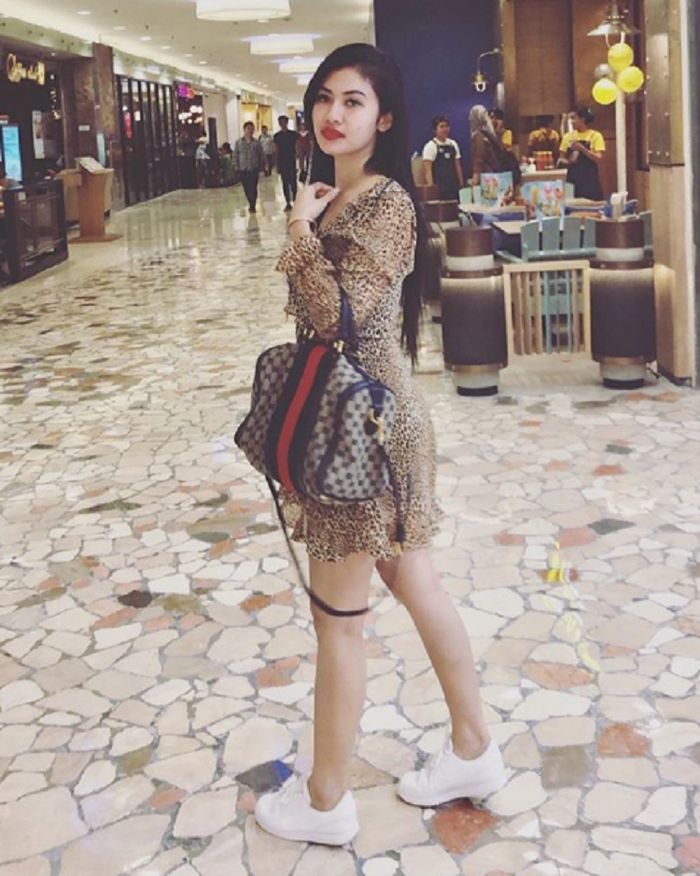 Dipanggil Terkait Kasus Prostitusi Online, Intip 5 Potret Seksi Della Adik Almarhumah Julia Perez