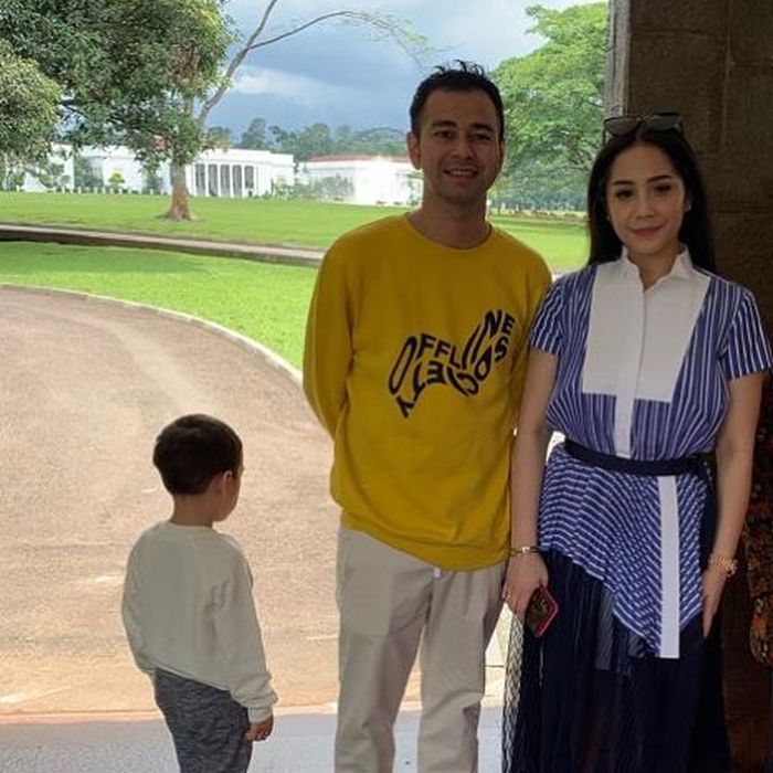Raffi Ahmad dan Nagita Slavina berkesempatan mengunjungi Presiden Jokowi dan Jan Ethes