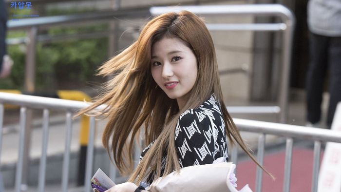 Sana 'TWICE'