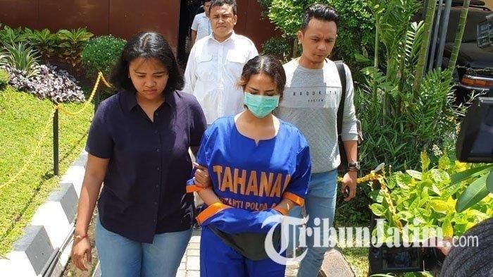 Vanessa Angel saat menjalani pemeriksaan lanjutan di Polda Jawa Timur.