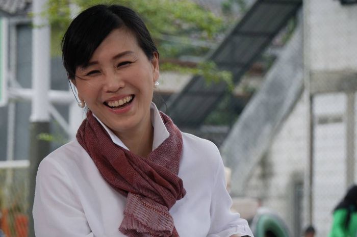 Yuni Shara membagikan potret terbarunya bersama Veronica Tan.