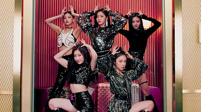 ITZY - 'Dalla Dalla'