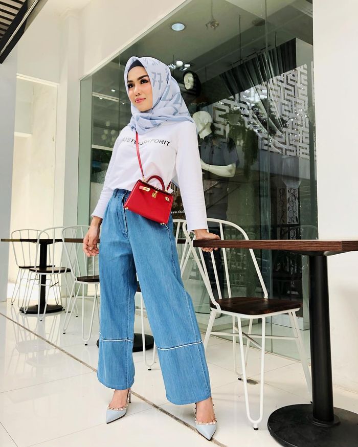 Gaya Mewah Medina Zein, Miliarder Muda Adik Ipar Ayu Azhari dengan Tas Harga Ratusan Juta - Hermes Kelly 20 Mini II Limited Edition Rounge Tomate Epsom Gold