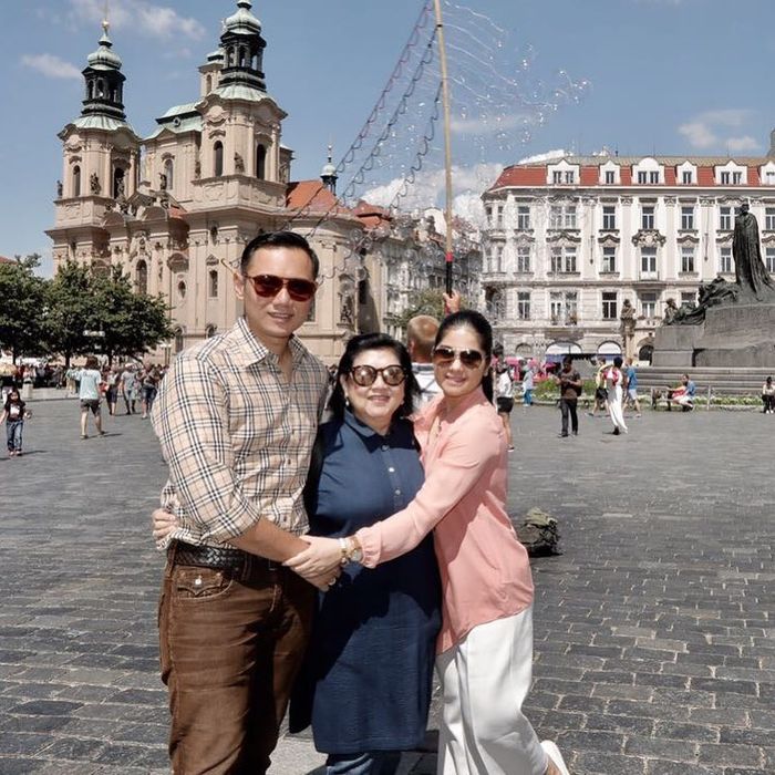 Kebersamaan AHY dan Annisa Pohan dengan Ani Yudhoyono