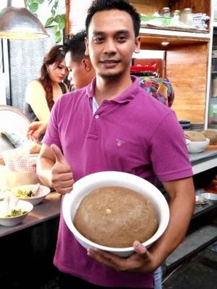 Bakso Klenger dengan ukuran raksasa di Jogja 
