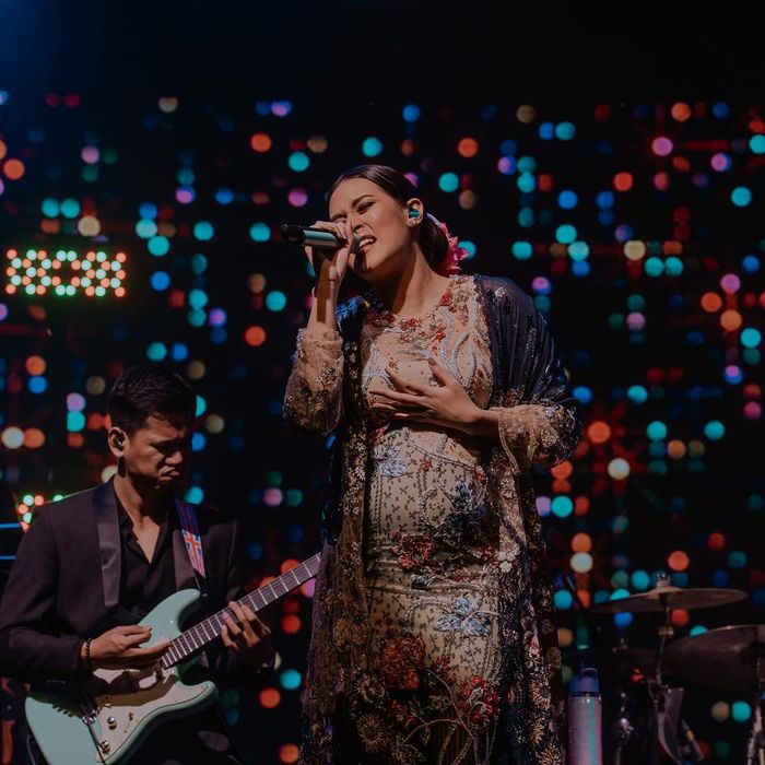 Penampilan Raisa di konser pamit sebelum melahirkan anak pertamanya dengan Hamish Daud