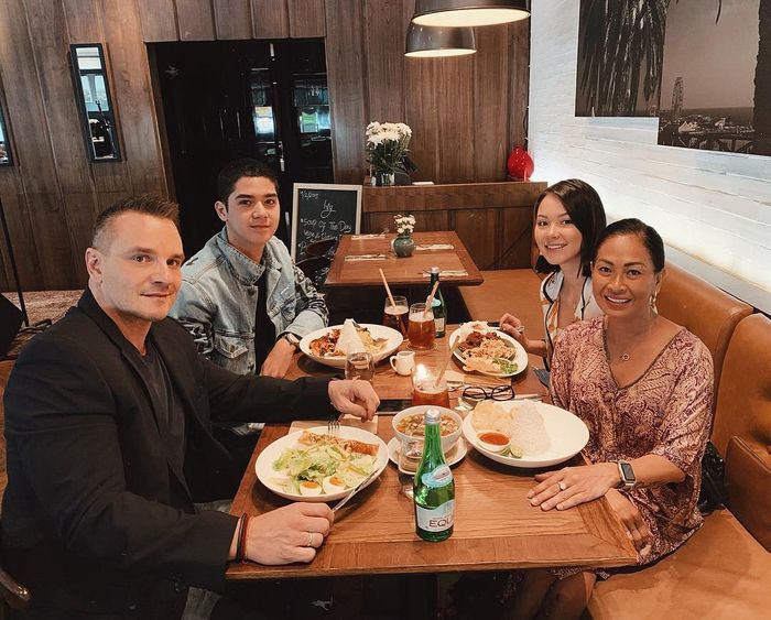 Al Ghazali menemui ayah dan ibu Alyssa Daguisse