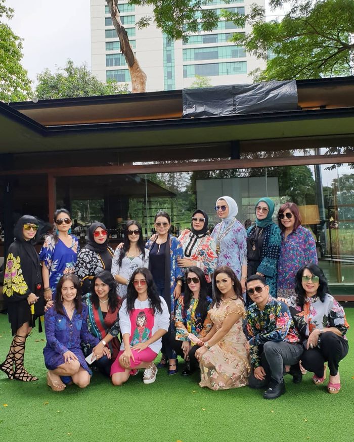 Penampilan Mayangsari saat datang ke acara arisan geng sosialita