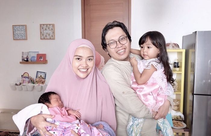 Keluarga kecil Achmad Zacky dan Diajeng Lestari instagram