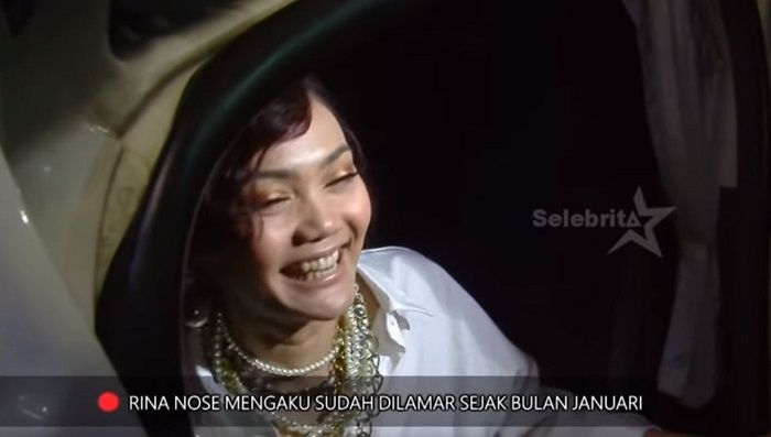 Rina Nose mmenjawab kabar pertunangan dirinya