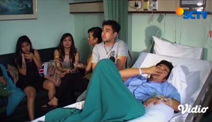 Momen <a href='https://lampung.tribunnews.com/tag/olga-syahputra' title='Olga Syahputra'>Olga Syahputra</a> sakit ditunggu oleh Raffi Ahmad dan Julia Perez
