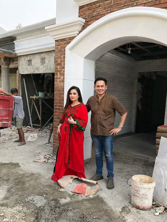 Jadi Tetangga, Ini Penampakan Rumah Baru Nia Daniaty dan Farhat Abbas