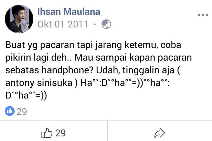 Status Facebook Ihsan Maulana yang alay pada 2011.