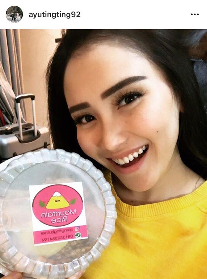 Ayu Ting Ting di endorse