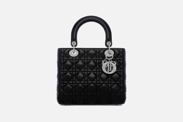Lady Dior Lambskin Bag yang dibawa oleh Selvi Ananda