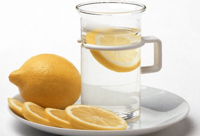 Lemon dan air hangat
