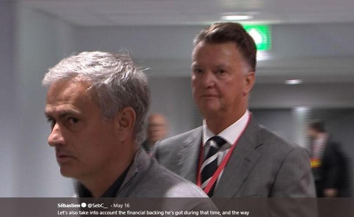 Dua mantan manajer Manchester United, Jose Mourinho dan Louis van Gaal