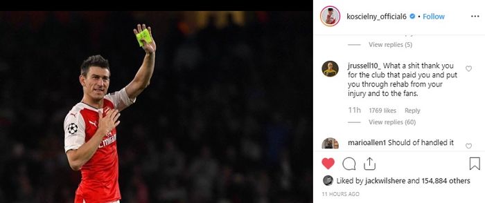 Cibiran fan Arsenal di kolom komentar Instagram Koscielny