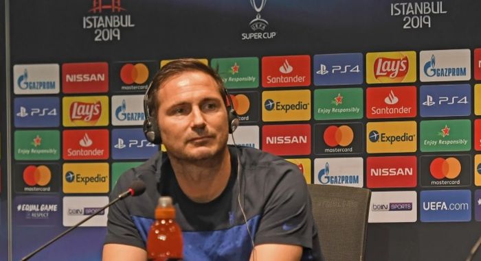 Frank Lampard dalam sesi konferensi pers persiapan Piala Super Eropa antara Liverpool vs Chelsea.