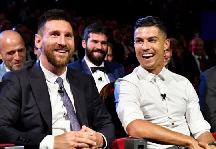 Lionel Messi dan Cristiano Ronaldo diprediksi akan segera menghilang dari nominasi perebutan pemain terbaik.