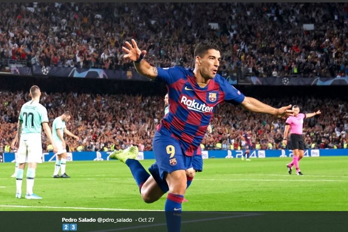 Selebrasi penyerang Barcelona, Luis Suarez, kala menjebol gawang Inter Milan pada laga matchday kedua Liga Champions di Camp Nou.