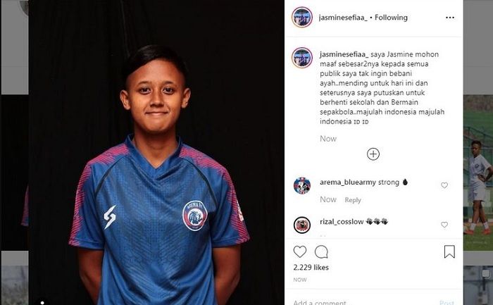 Unggahan Jasmine Sefia Wayne, pemain timnas Indonesia Putri U-16 yang memilih putus sekolah demi sepak bola.