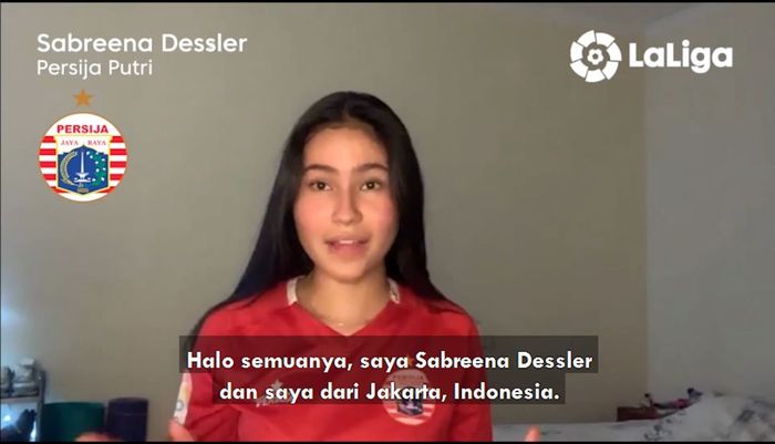 Pesepakbola wanita Indonesia, Sabreena Dessler, menjadi salah satu wakil Indonesia yang bersatu dengan pemain sepak bola wanita Spanyol  untuk merayakan Hari Kartini