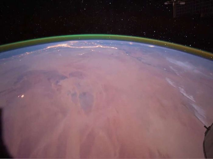 Cahaya hijau di atmosfer Bumi mirip dengan yang terlihat di Mars.