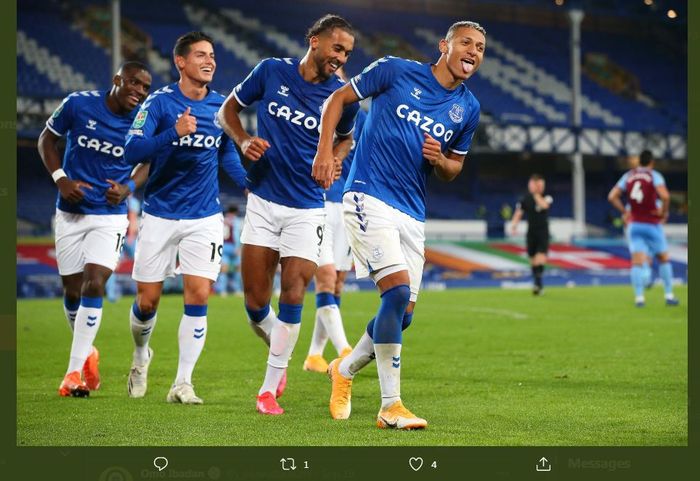 Trio lini depan Everton, dari kanan ke kiri: Richarlison, Dominic Calvert-Lewin, James Rodriguez.